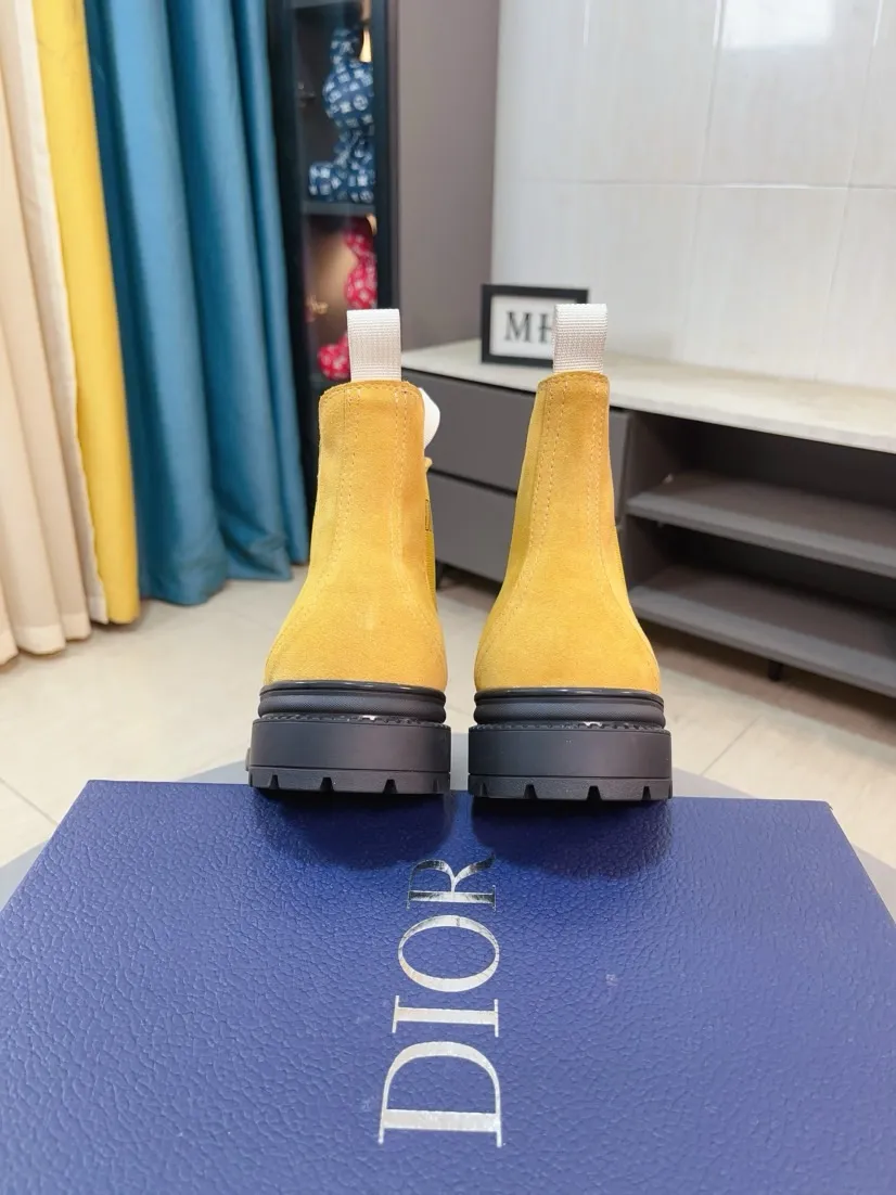 Men's shoes 💰480🌹🌹[Dior] Dior high-top new imported first-layer frosted cowhide ➕Leather lining, designed by European and American masters, perfect shape to create counter quality, solid color raw and wear-resistant outsole, original quality, unique design and beauty, super versatile and very comfortable. High-end without losing taste, fashionable, cold-proof and warm! Absolute focus 38-44 size